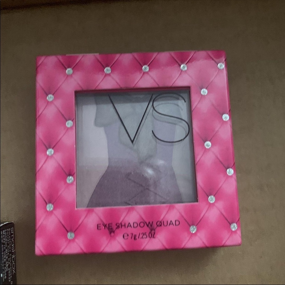 Victoria’s Secret PINK eyeshadow quad -pretty sexy